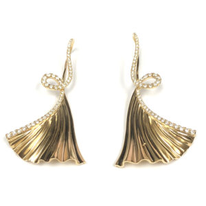 E04853-18-Karat Yellow Gold Diamond Earring