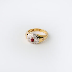 Ruby & Diamond Ring in 18kt Yellow Gold