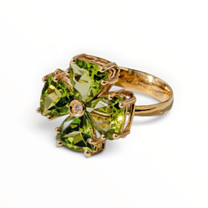 Peridot & Diamond Flower Ring in 18kt Yellow Gold