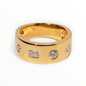 18kt Yellow Gold Mixed Diamond Band Ring