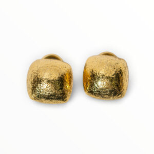 18kt Yellow Gold Textured Earrings